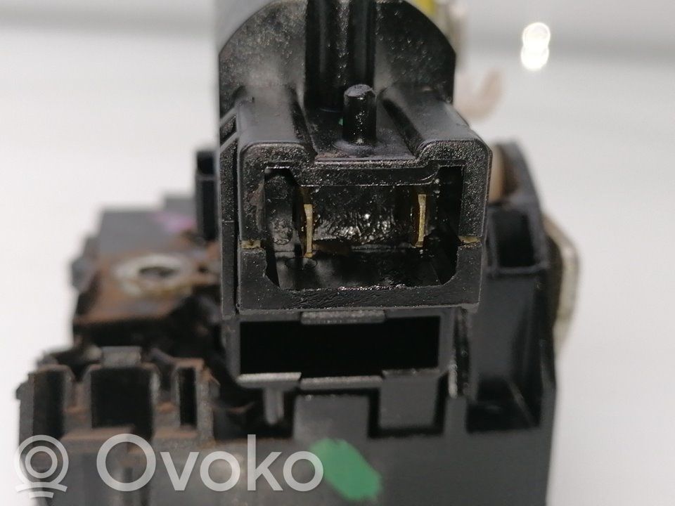 Cerradura de puerta trasera   825031894R