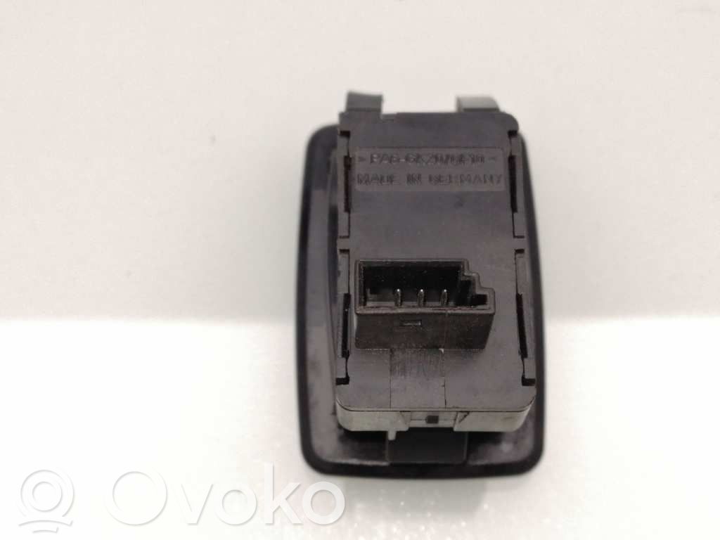 Electric window control switch   6945874,159399003370A