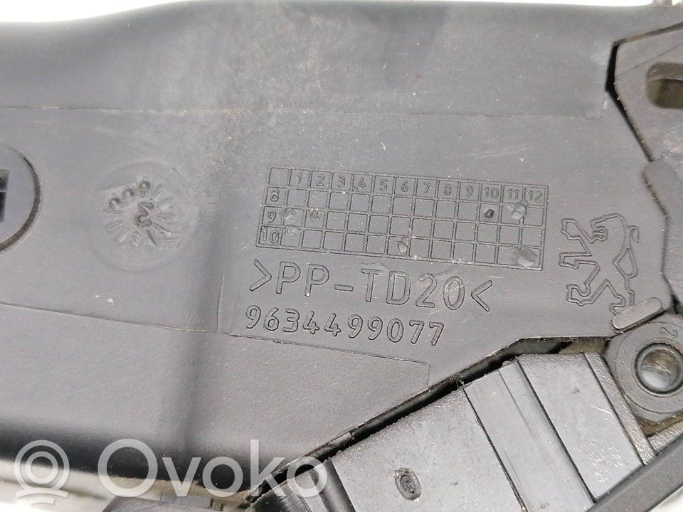 Dash center air vent grill   9634499077