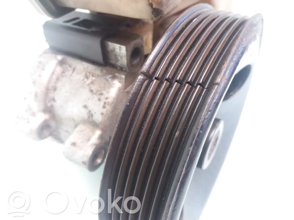 Jeep Cherokee KJ Ohjaustehostimen pumppu 