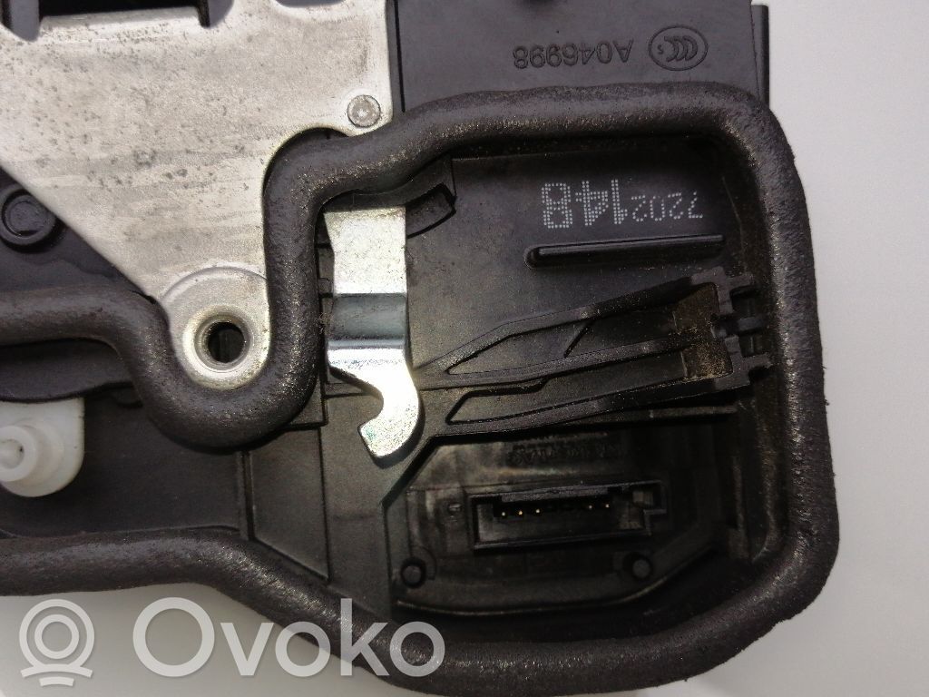 Rear door lock   7202148