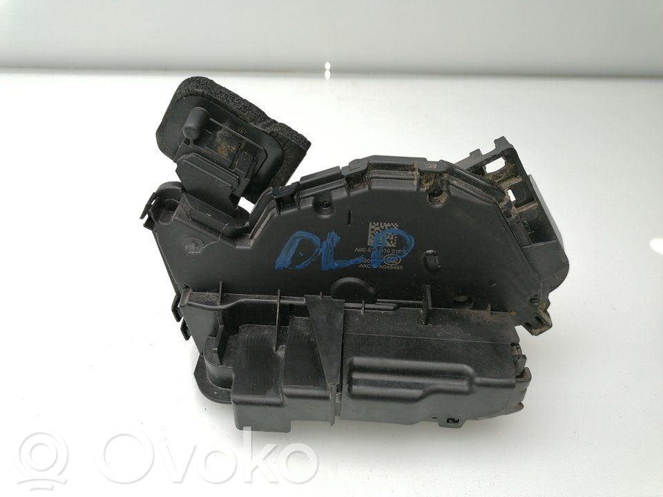 Volkswagen Golf VII Zamek drzwi tylnych 
