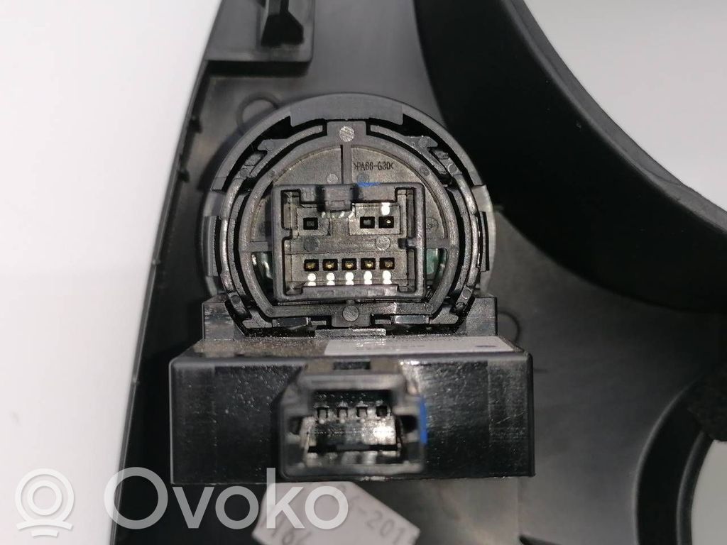 Moldura del panel   682404KJ7A,4X4