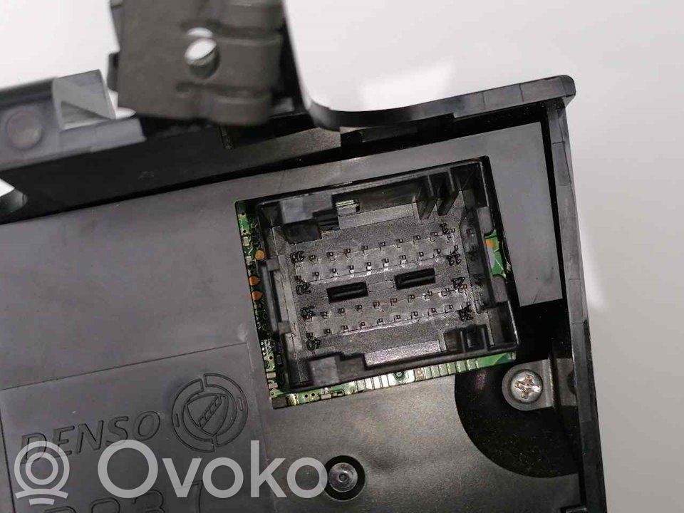 Climate control unit   735535097