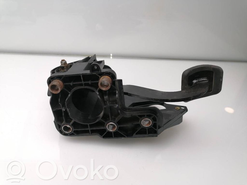Pedal de freno   465105948R