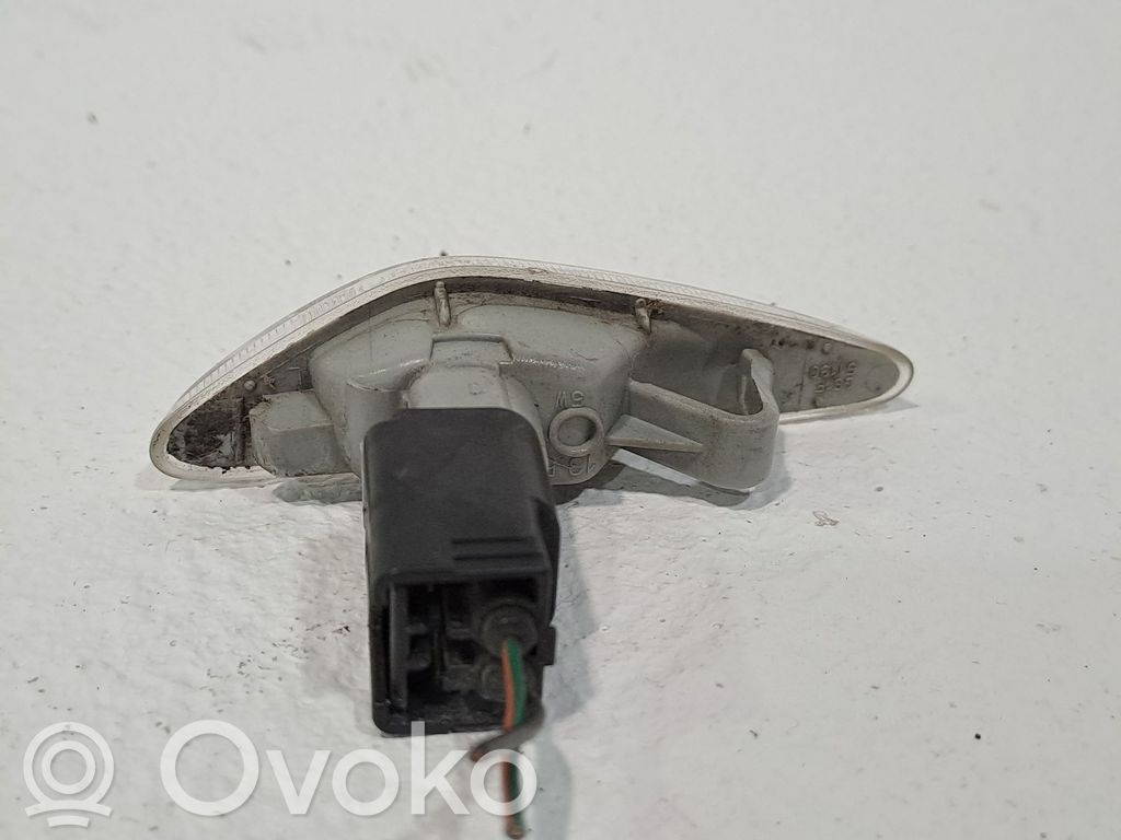BMW 6 E63 E64 Front fender indicator light 
