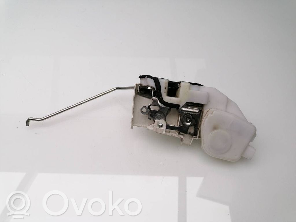 Mitsubishi Montero Etuoven lukko 