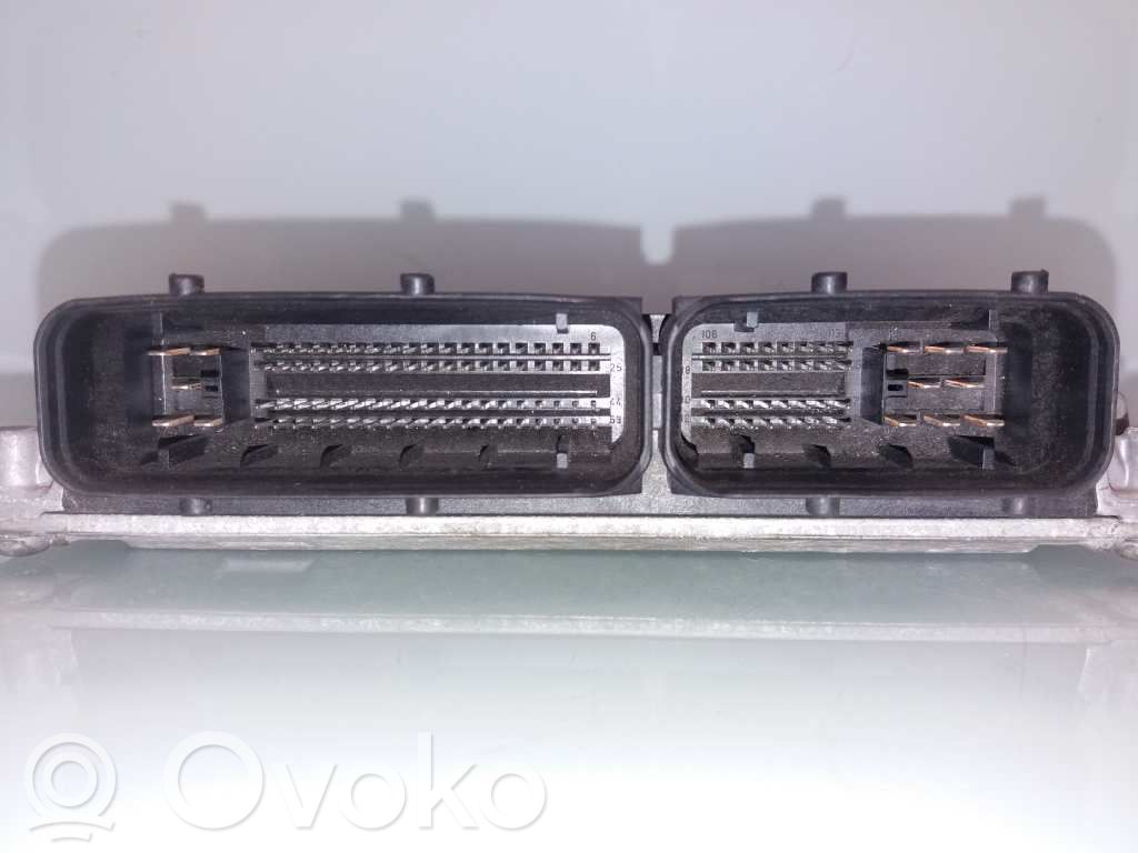 Unité de commande, module ECU de moteur   03E906033D