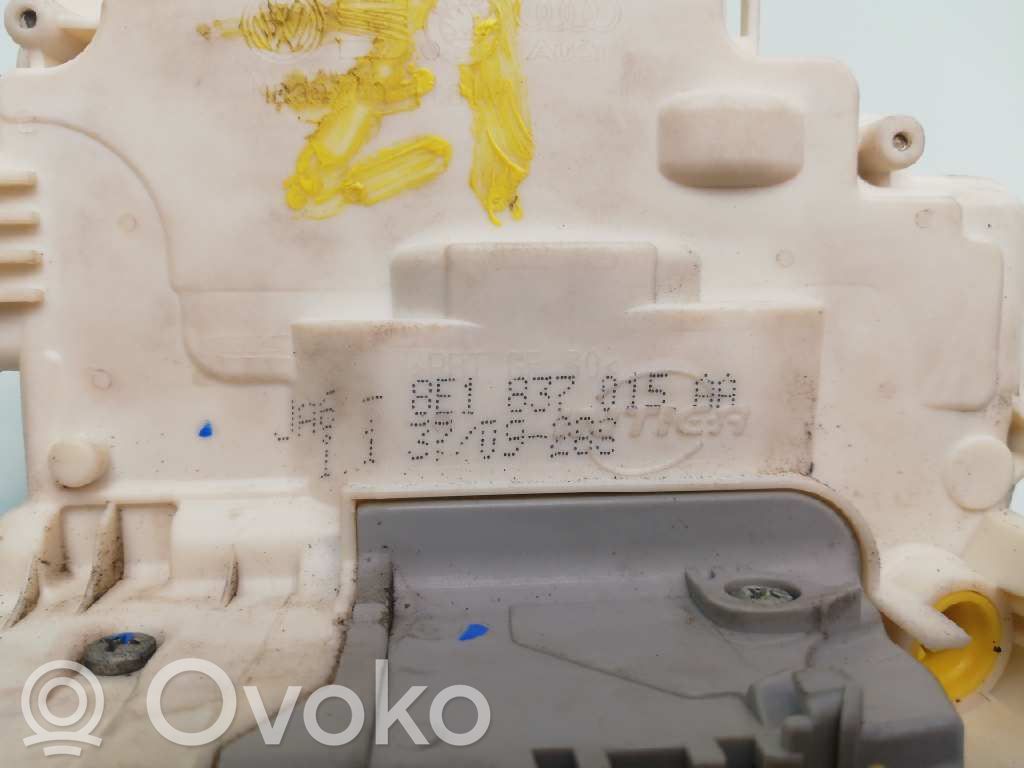 Priekšpusē slēdzene   8E1837015AA