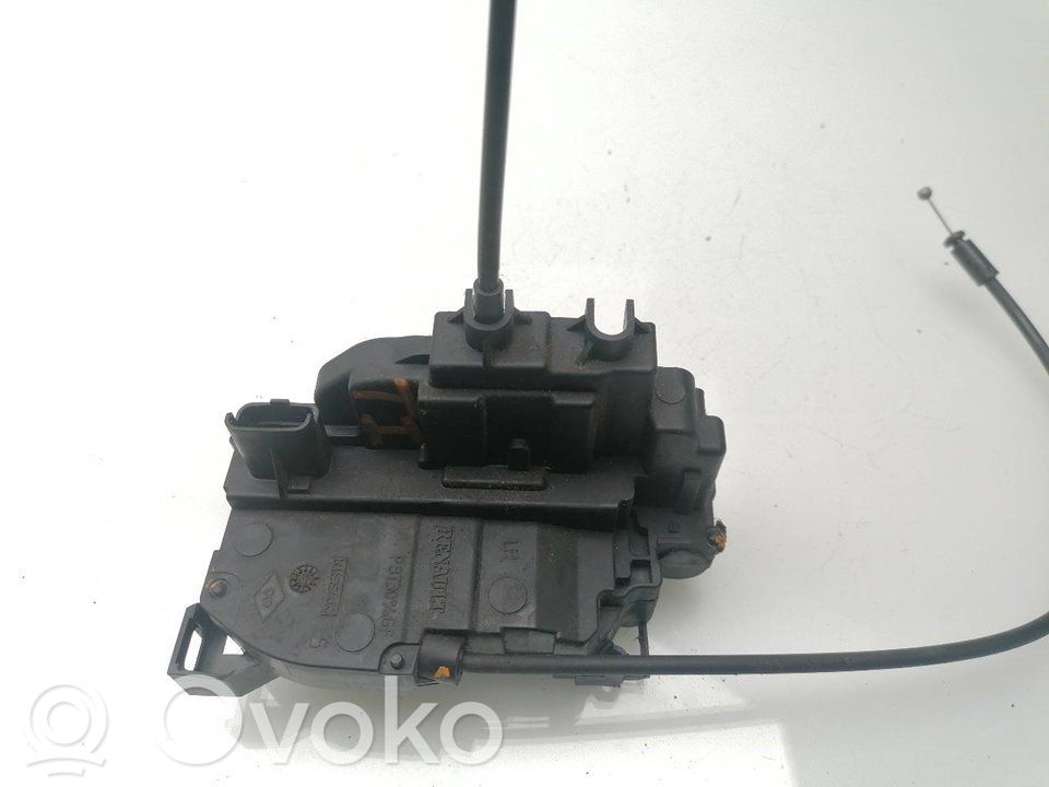 Cerradura de puerta trasera   825030001R