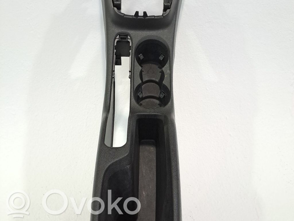 Ford Transit Courier Centrālā konsole 