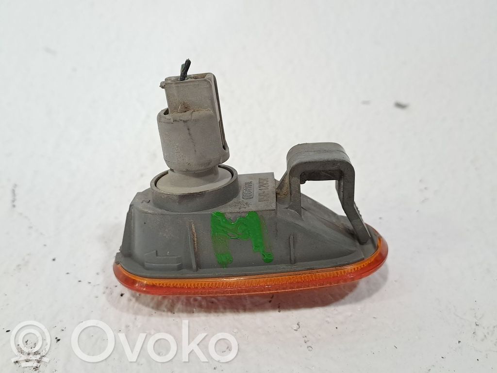 Seitenblinker   MR416090