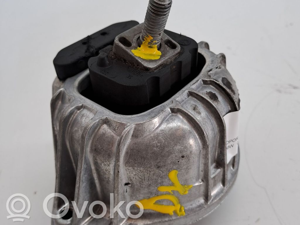 Soporte de montaje del motor   22116768853
