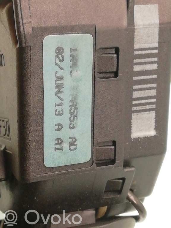 Pyyhkijän vipu   1X4317A553AD