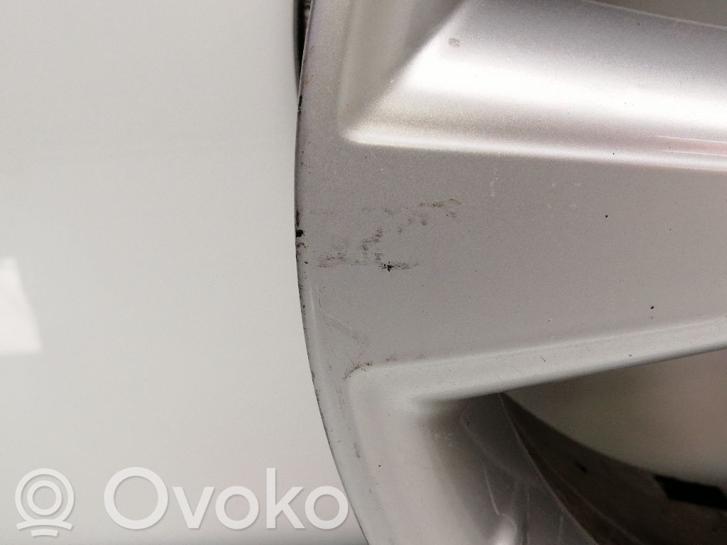 Nissan Qashqai+2 Jantă aliaj R24 