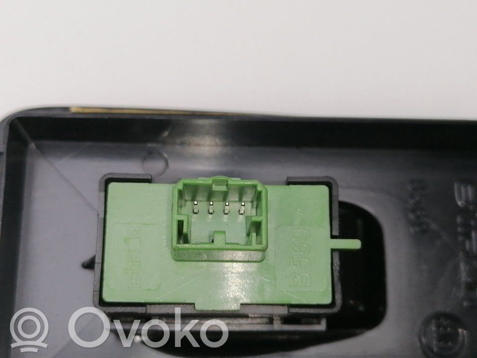 Electric window control switch   7356765190