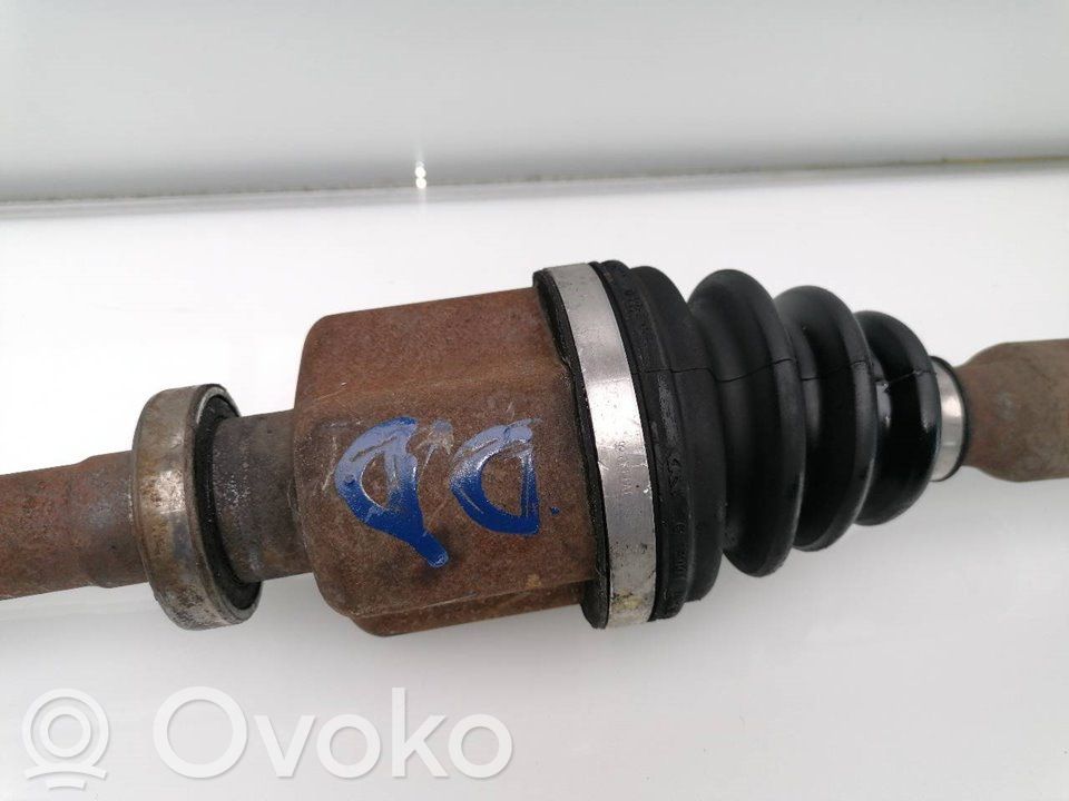 Etuvetoakseli   8200387385