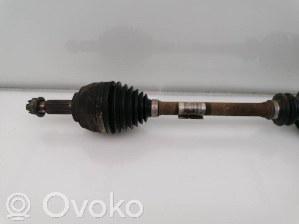 Etuvetoakseli   8200441340