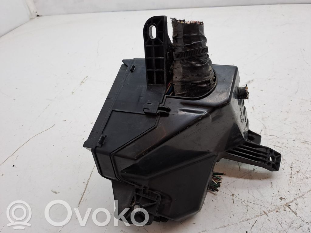 Toyota Urban Cruiser XP110 Módulo de fusible 
