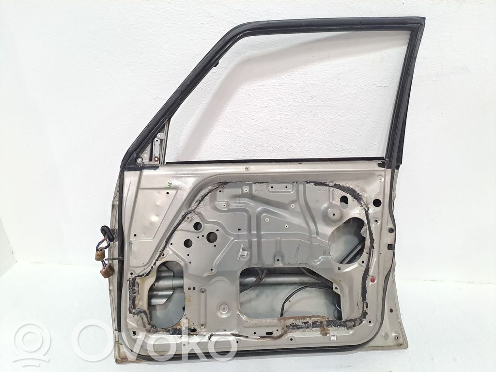Puerta delantera   MB861336