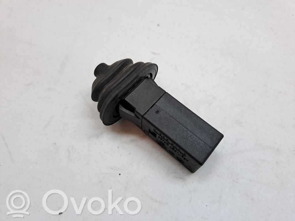 Sensor / Fühler / Geber   82289392