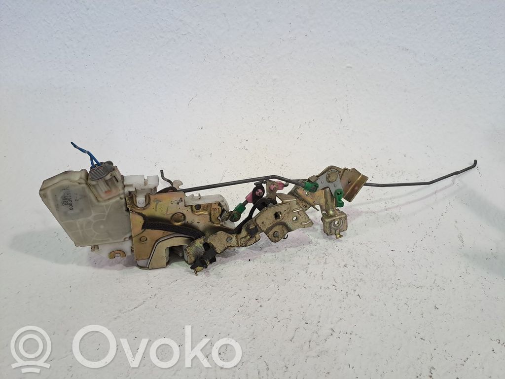 Cerradura de puerta trasera   805025P010