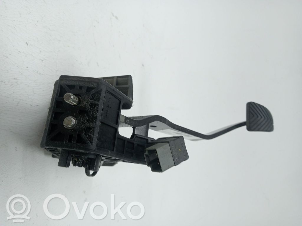 Pedal de freno   328001H100