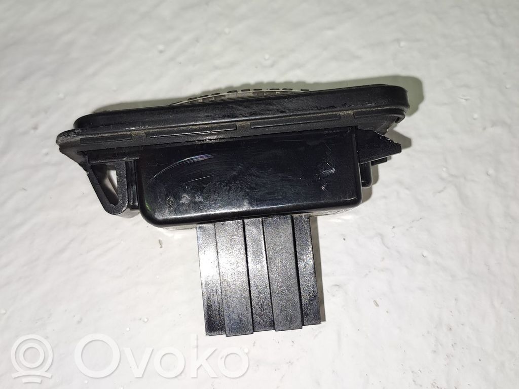 Mercedes-Benz C W203 Éclairage de plaque d'immatriculation