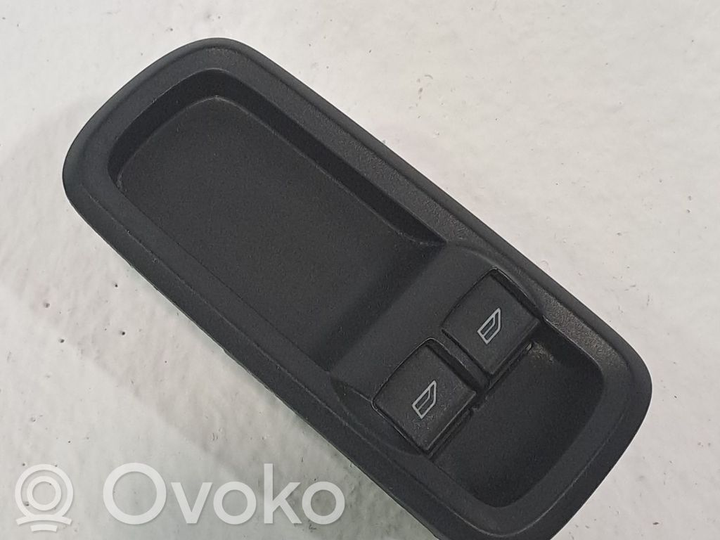 Electric window control switch   1547736,8A6T14A132AC