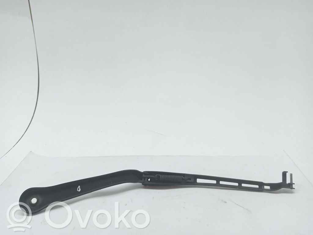 Etupyyhkimen sulan varsi   61619449916