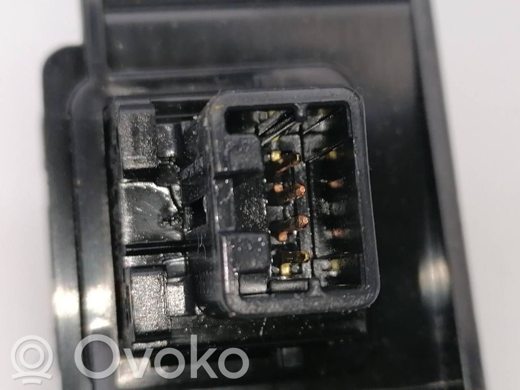 Nissan Note (E11) Other switches/knobs/shifts 