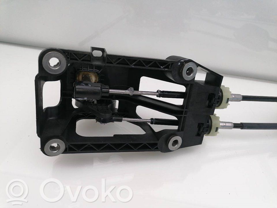 Toyota Aygo AB40 Asta della leva del cambio 