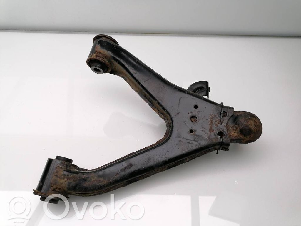Mitsubishi Montero Górny wahacz tylny 