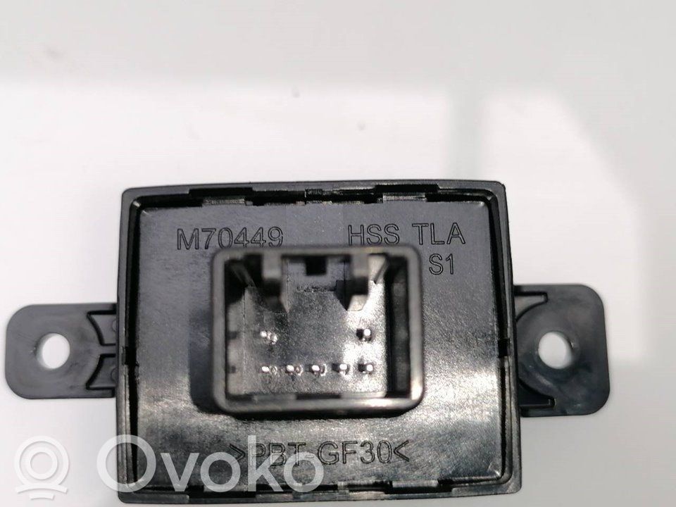 Otros interruptores/perillas/selectores   M33026,M70447
