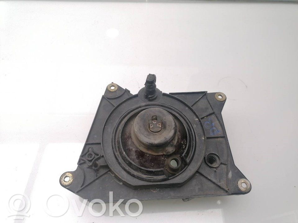 Nissan Patrol Y61 Lampa przednia 