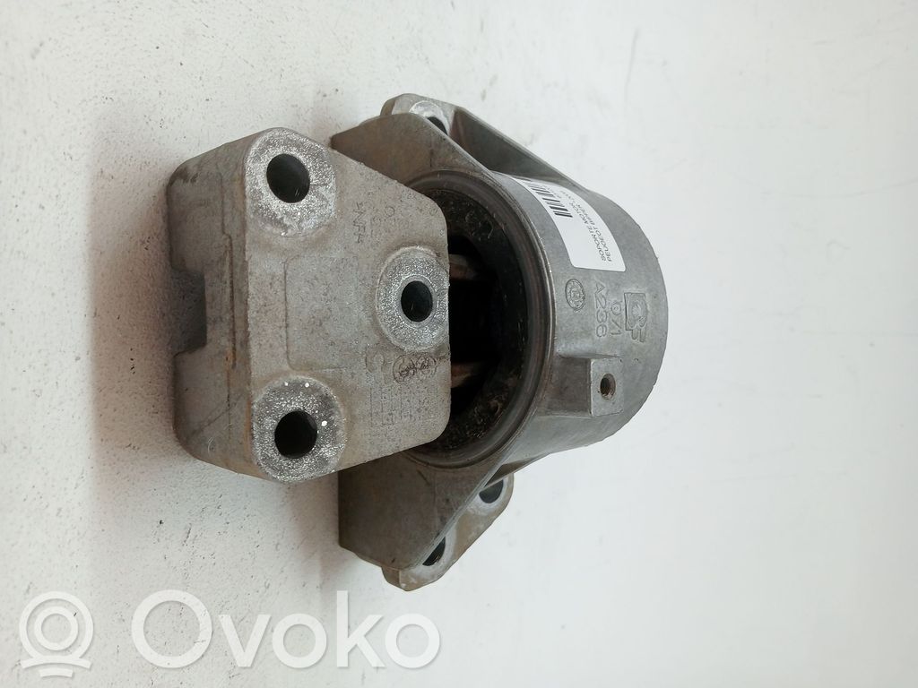 Engine mount bracket   1807KE