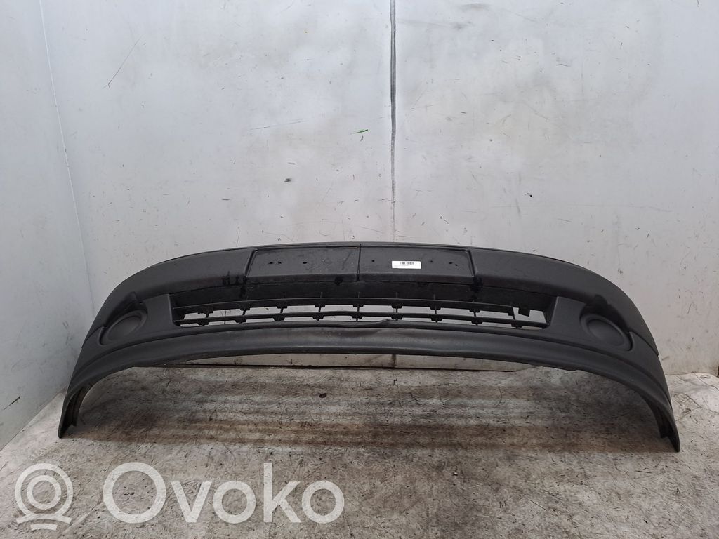 Nissan Kubistar Bară față