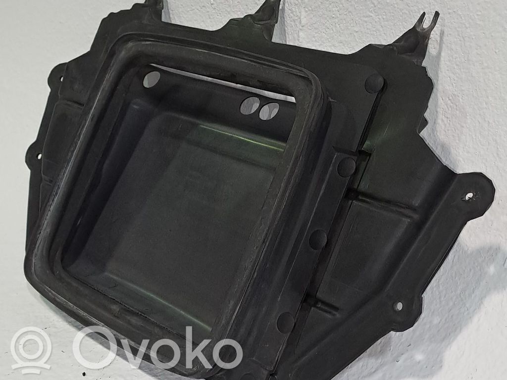Motorabdeckung   658563S900
