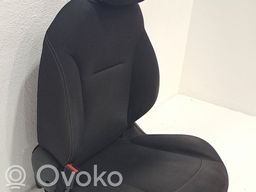 Peugeot 208 I Sedile anteriore del conducente