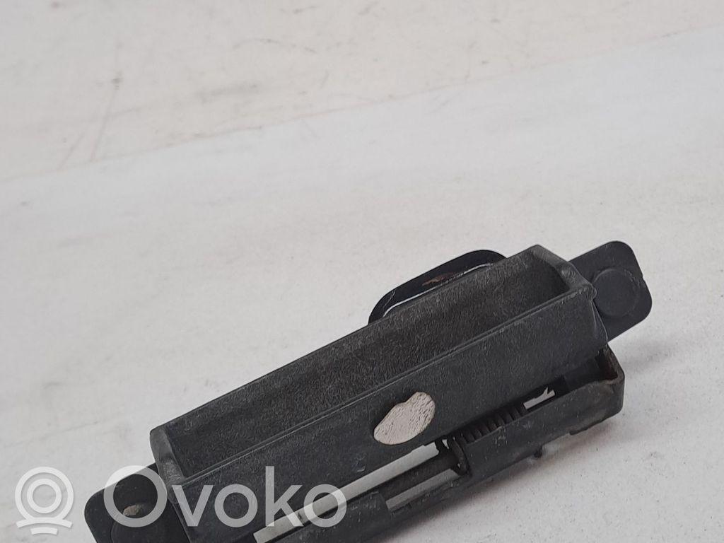 Griff Taster Öffner Heckklappe Kofferraumdeckel   GJ6A568C0N