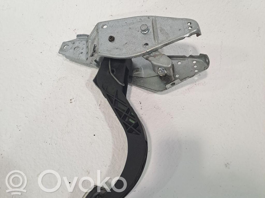 Pedal de embrague   13173772