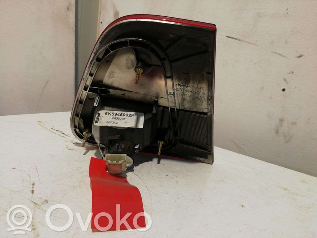 Seat Cordoba (6K) Takavalon polttimo 