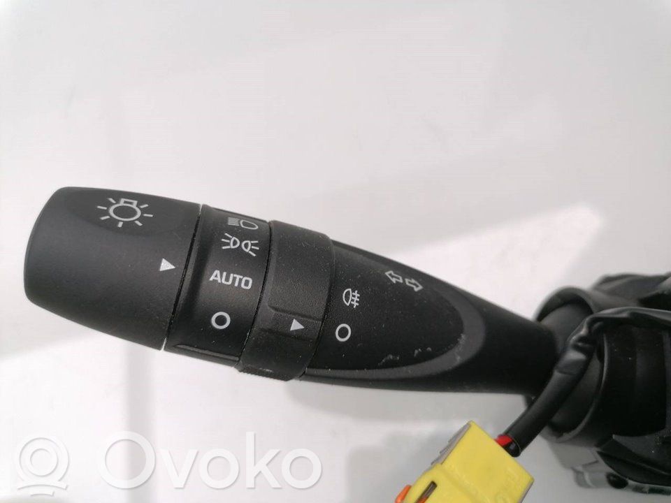 Hyundai i10 Pulsanti/interruttori sul volante 