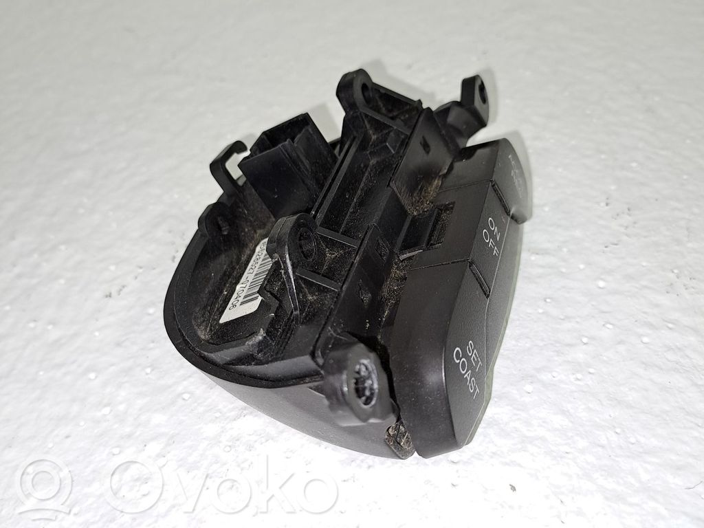 Chevrolet Captiva Butoane/comutatoare pe volan 