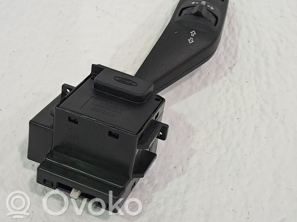 Suuntavilkun vipu   1362587,4M5T13335AD