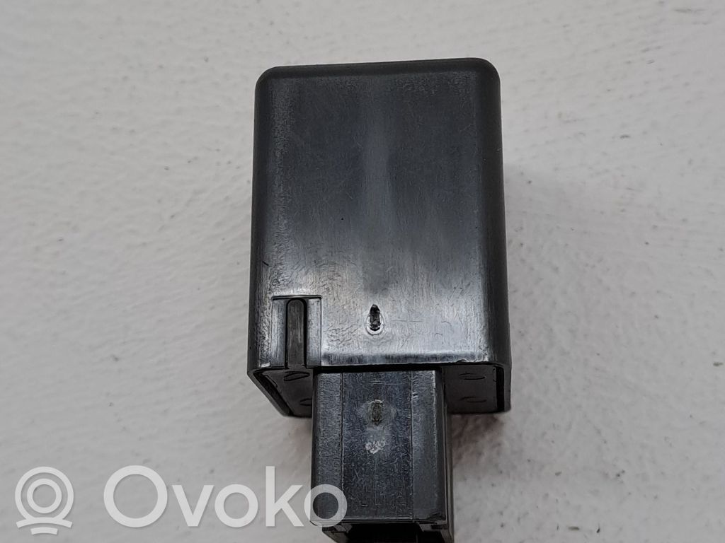 Unidad de control/módulo de carrocería central   24330C9900