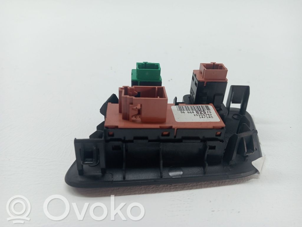 Citroen DS4 Steering wheel buttons/switches 