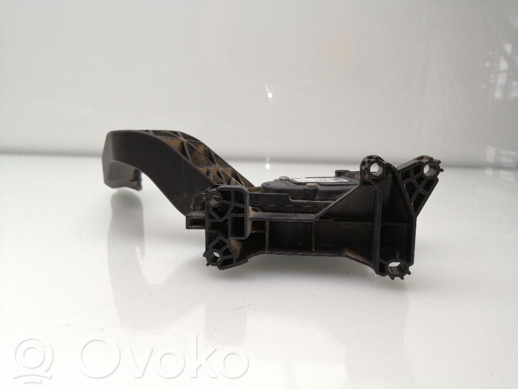 Accelerator throttle pedal   52013951,6PV01017524