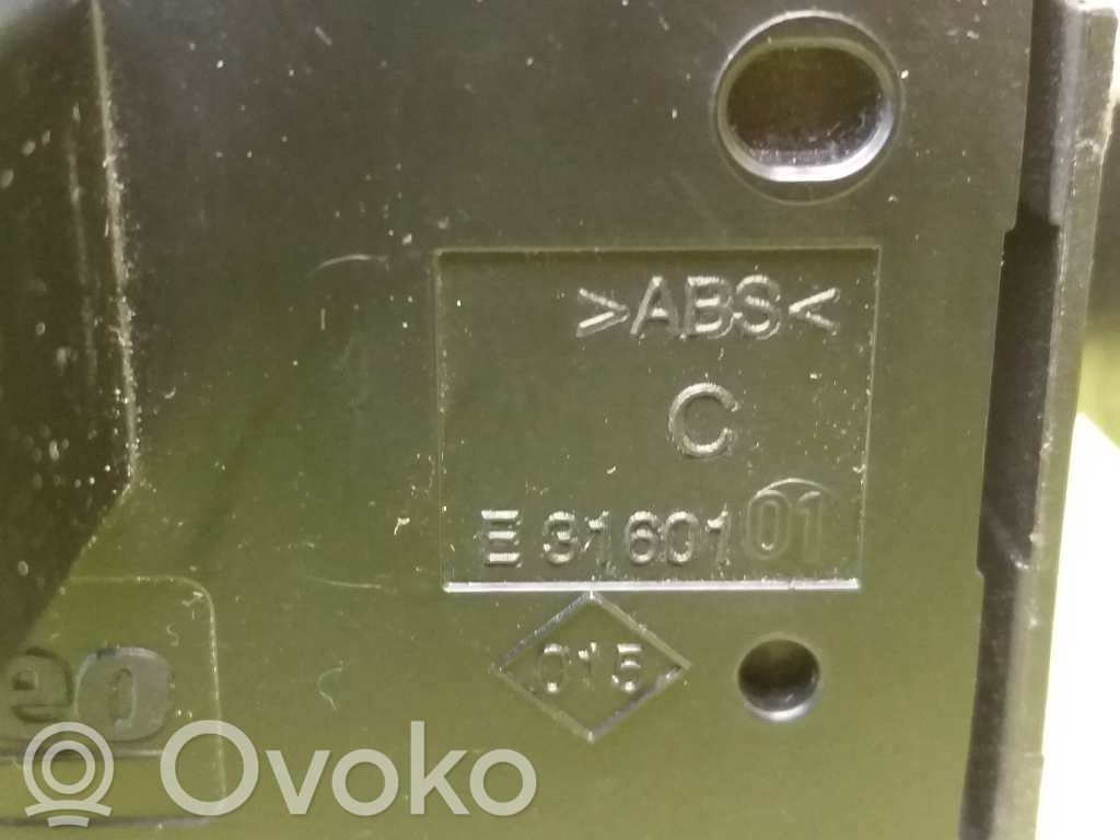 Hätävilkkujen kytkin   E3160101