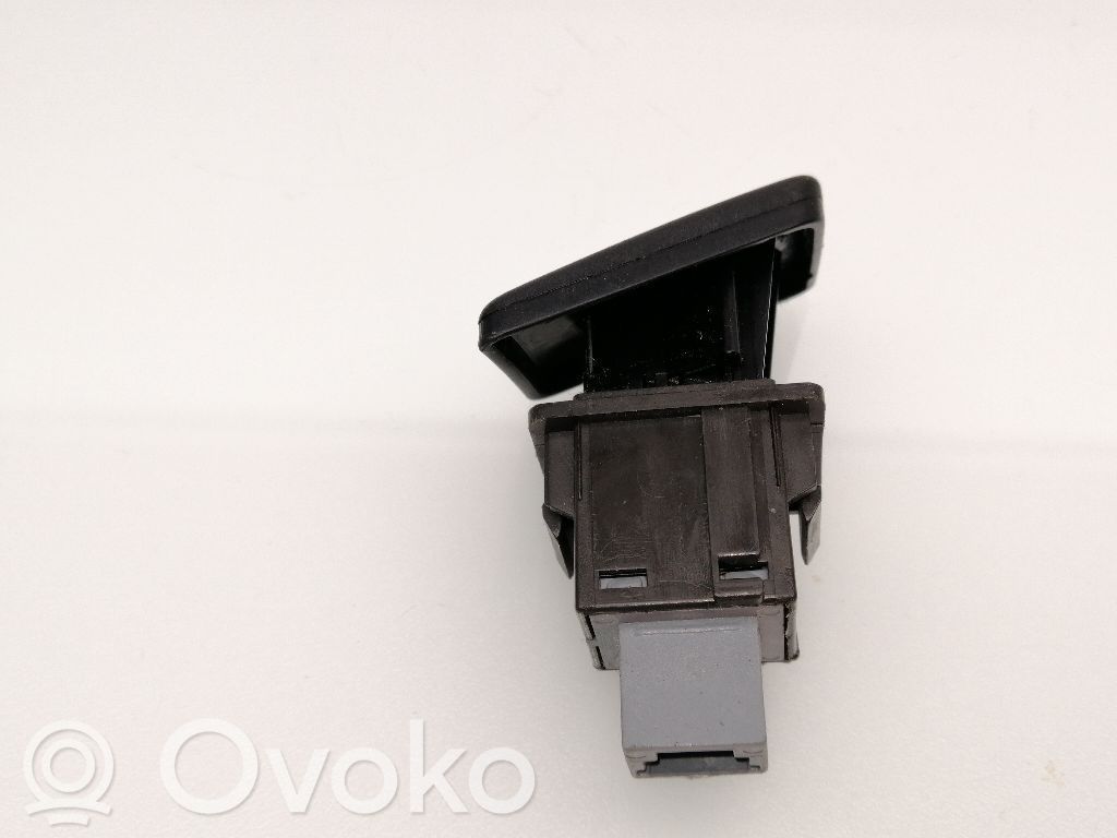 Comutator lumini pericol   843320D020